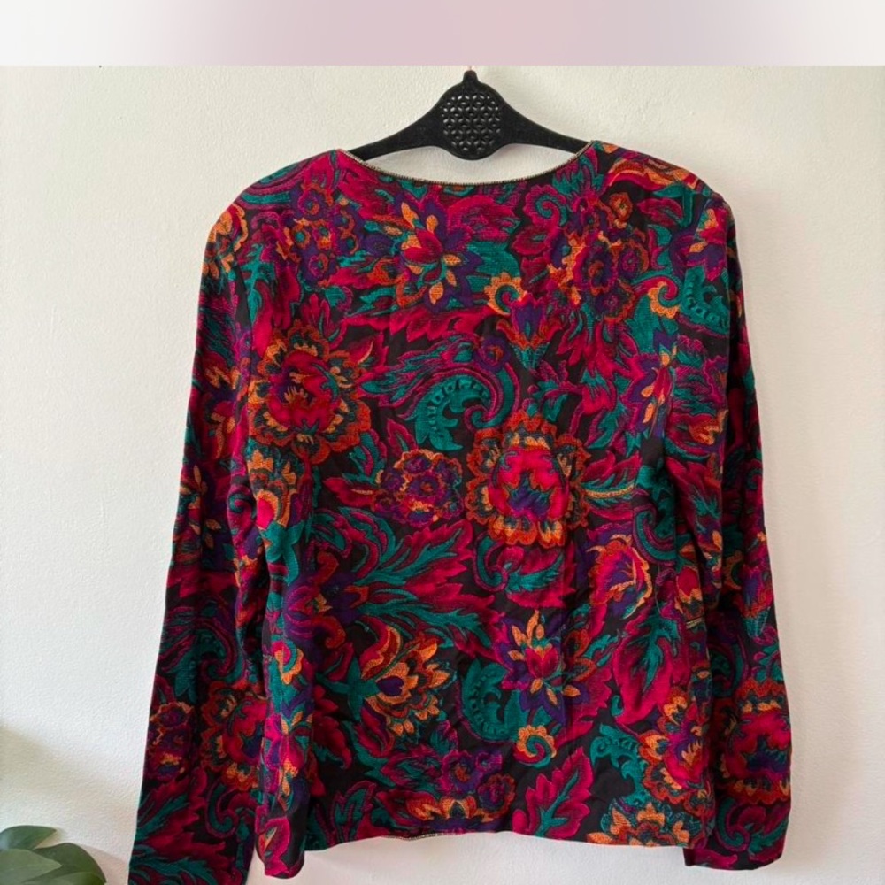 Colorful blouse - Picture 4 of 9